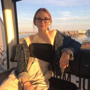 Meet your Posher, Elizabeth